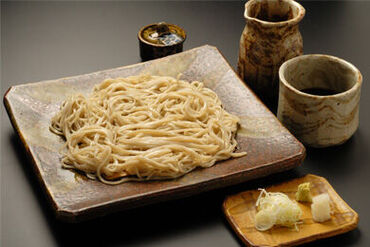 最初は「お茶出し」など簡単なことから♪
1人1人の覚えるスピードに合わせて
丁寧に仕事を教えていきます＊