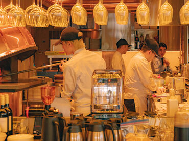 カフェ　ラ・ボエム　 下北沢 落ち着いたカフェ風の店内は、
働くスタッフにとっても心地よい空間♪
オシャレな空間で楽しく働きたい方にピッタリです！