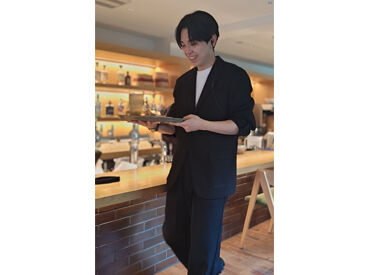 キッチン・ホールの同時募集！
学生さんやWワーカーさんが多数活躍中◎
和気あいあいとした雰囲気ですぐに馴染めますよ♪