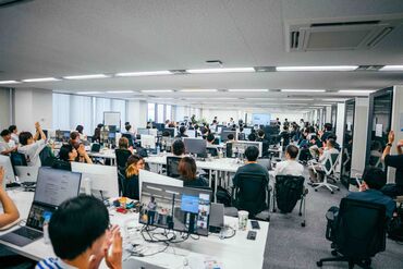 安定ワークを求めている方にも！！
週5／1日8hのフルタイム勤務もできます♪
心地よいBGMが流れる快適な職場です！