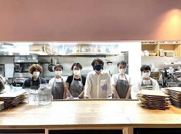 商品知識や接客のコツはイチから丁寧にお教えするので
未経験でも安心して始められます◎