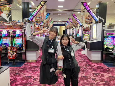 学生・フリーター・主婦など幅広く活躍中です!
お仕事してて分からないことがあれば気軽に聞ける環境です♪