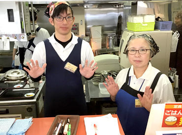 【121】花友膳 主婦(夫)・ミドル世代・フリーター歓迎！
「すぐ働きたい」「来月からスタート」などご希望の勤務開始時期をご相談ください！