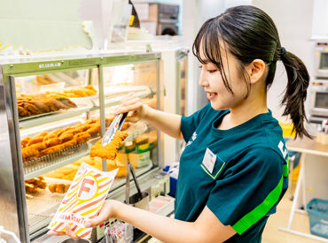 ファミリーマート　越谷谷中通り店(aac) 最初はわからないことばかりで当たり前◎
今いる先輩も皆同じでした！
余裕ができたら徐々に覚えてくれればOKですよ◎
