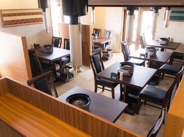 オシャレを我慢せず、
いつもの自分のまま働ける♪
⇒ 髪色自由！ピアス・ネイルOK！
英語や語学力を活かしたい方も大歓迎！