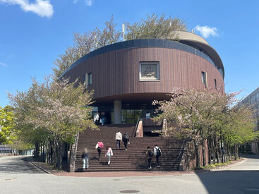 関西大学生活協同組合　 関西大学千里山キャンパス内で働こう★
自転車通勤OK！もちろん交通費も全額支給します！
