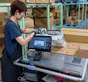 2023年にオープンしたばかりの綺麗な倉庫で快適勤務♪
休憩室やロッカーもしっかり完備しています★