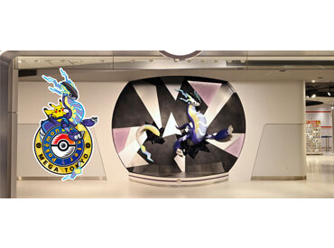 ポケモンセンターメガトウキョー（004） ＼世界中で大人気！／
ポケモンのオフィシャルショップ★
オリジナル商品や楽しいイベントなどもりだくさん！