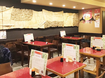 天王寺店では女性多数活躍中♪
幅広い年代のスタッフが仲良く楽しく働いています!駅直結だから通勤ラクラク◎