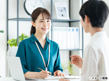 受付や図書の貸し出しなど♪
地域の方が利用する公共施設の運営をサポート★