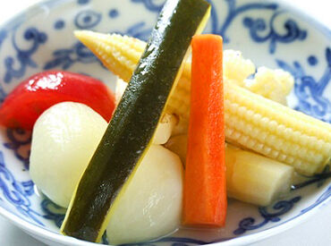 \初バイト・パートにもおすすめ/
50~60代の日本人のお客様が多いレストラン。
⇒ゆったり、じっくり接客できて安心◎