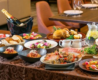 お客様には丁寧な対応をお願いします◎
働きながら、接客マナーや
コミュニケーションの
スキルも自然と身につける環境です!