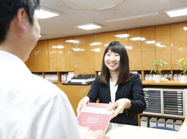 四谷学院 静岡校 頑張る子どもたちをそっと支える、大事な役割♪
あなたの笑顔が誰かのやる気に繋がります。