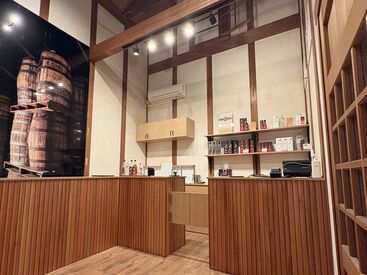 伊勢萬 内宮前酒造場 わからないこと、不安なことがあったら
周りの先輩スタッフに気軽に質問してください！
すぐにフォローします！