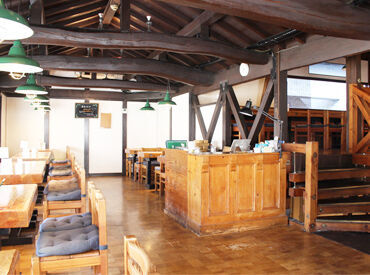 <バイトデビュー応援♪>
学生さんも大歓迎です!
テスト期間のお休みも調整可能★
学校・サークルとの両立もしやすい◎