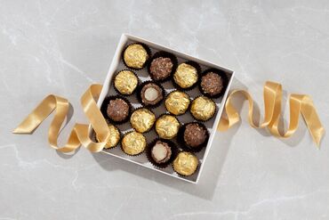 ファッション人材リンク株式会社【FJL】 ﾟ*｡☆ NEWスタッフ募集 ☆。*ﾟ
自分で選べるチョコレートSHOP
即日スタートできるお仕事☆
髪色自由OK♪可愛い制服支給アリ！