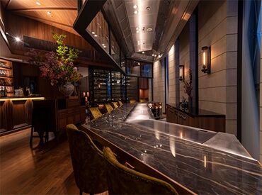 本店山科 落ち着いた接客スタイルで働きやすく、
安定してシフトに入れる環境です◎
学生さんやフリーターさんなど幅広い年代が活躍中！