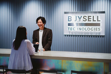 リニューアルをしたキレイなオフィスで事務デビュー♪。*
新しいお仕事にチャレンジしてみませんか?