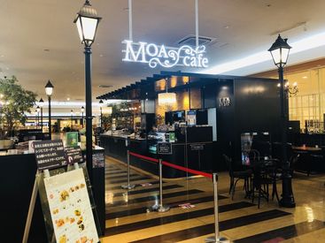 東京インテリア家具 幕張店 スタッフ同士も仲良し♪未経験スタートがほとんどだから安心！
優しく教えてくれる先輩が待ってます★