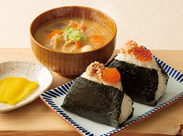 ひとにぎり　アリオ柏 ＼まかないが自慢です★／
おいしいご飯が、まかないで楽しめます♪
頑張った分だけ美味しくなる◎