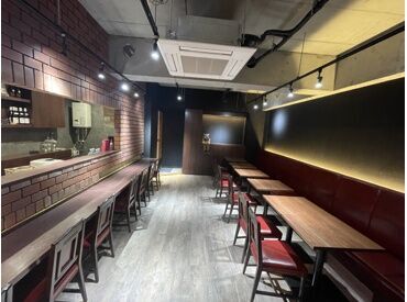 Cafeと大人気ケーキ屋さん★
甘い香りに包まれて働けます♪