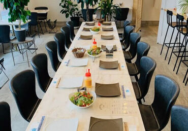 未経験でも料理が好きな方歓迎☆
先輩スタッフが隣でサポートするので、
安心してくださいね♪