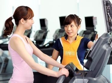 ティップネス　綾瀬店 髪色・髪色自由♪
ネイル・ピアス・ヒゲもOK！
⇒自分らしいスタイルで働けます☆