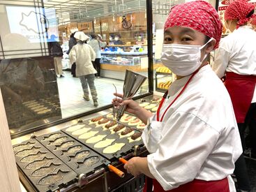 「わぁ~美味しそう!」
「いい香り~!」
お客様の反応がとにかく嬉しい♪
笑顔あふれるお店です*