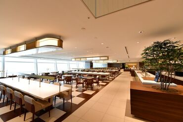 航空会社ラウンジ羽田国際線 10代～50代迄、幅広い年代の方積極採用中！
