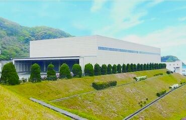 ＼ 嬉しい交通費一部支給♪ ／
車・バイク・自転車通勤もOK！
もちろん、無料駐車場を完備◎
ガソリン代も規定支給♪