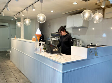 食べ歩きフード店"喜楽庵 本店"や、
逆さにしても落ちないソフトクリームが有名な"とふそ"
など近隣の系列店でも同時募集中!