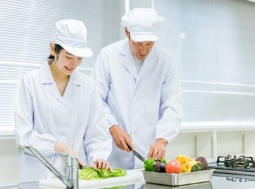 サービス付き高齢者向け住宅　ゆめらいふ京町台 職場の雰囲気はいつも明るく、
笑顔があふれる空間！  
スタッフ同士の連携も抜群で
困ったときはすぐに声をかけ合える環境♪