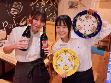 九条ワイン食堂 ☆スタッフ同士も仲良く、楽しく勤務☆
主婦(夫)・フリーター・学生さんが幅広く活躍！
ウッディ調な雰囲気で明るいお店です！