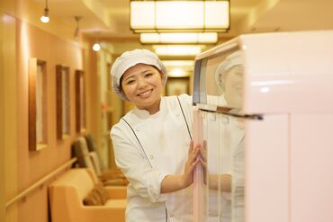 未経験でも安心！
食器の洗い方から料理の盛り付けまで
社員や先輩スタッフが丁寧にお教えします◎