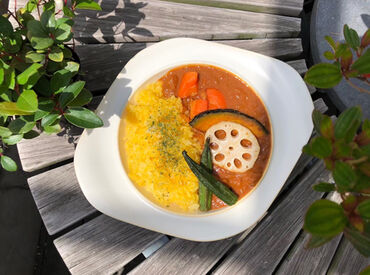 「おしゃれな場所で働きたい」
「植物やカフェが好き」
「雰囲気のいい職場で長く続けたい」
そんなあなたにぴったり♪