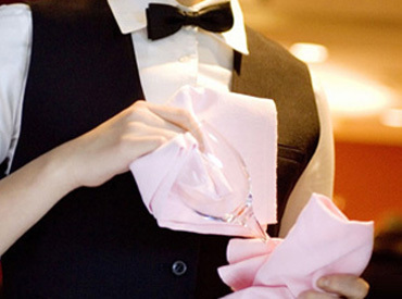 株式会社プレンティー （勤務地：恩納村リゾートホテル） サービス未経験者さんも丁寧な研修あり◎
朝食・ディナーから生活に合わせてシフトが選べます！
※イメージ画像