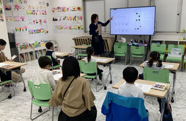 わかぎり21三鷹校 将来教育に関わるお仕事がしたい学生さんや、小学校受験に興味がある主婦（夫）さん必見！
私生活とも両立できます♪