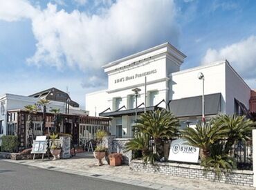 株式会社ビューティーライフ　Viage 土日祝限定！
髪型・髪色自由・ネイルやピアスもOK！
週2日～OKなので、プライベートの時間も確保出来ます♪