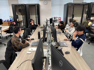 レジル株式会社　大阪本社 メンバーの大半が未経験からスタート！
慣れるまで先輩スタッフがサポートします♪