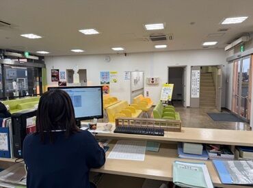 将来的にインストラクターを目指せる
自動車学校のサービスプランナー募集！
資格取得支援制度もあり♪