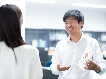 無料のドリンクサーバーに加え、社食サービスもご用意しています。
社員が快適に働ける環境づくりに力を入れています◎