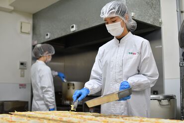 宅配クック123長崎東店 マスクを着用いただいての作業なので、
すっぴんでの勤務も余裕♪
早朝シフト希望の方も安心です◎