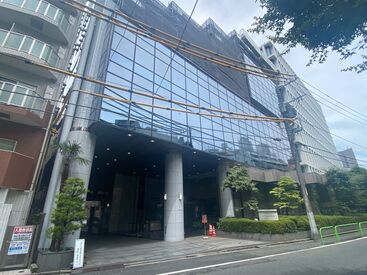 《神保町駅から徒歩4分》
御茶ノ水駅からも通勤可♪ 通いやすい立地で安心◎
交通費も全額支給します！