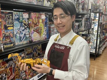 ホビーオフ新津店 新津店は、4店舗が同じ施設内に入っているので
商品の種類がたくさん！
お客さんとして利用している方も多いのでは？