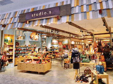 「おしゃれが好き」
「正社員として働きたい」
「人と話すのが好き」など…
応募理由は何でもOKです♪