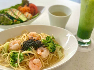 このパスタはアルバイトが考案しました！
あなたのアイデアがそのまま活かせる♪
一緒に楽しくお店をつくっていきましょう！