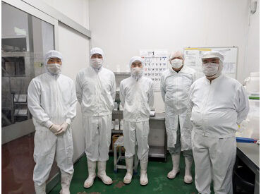 株式会社花島シーマン まずは機器の洗浄など簡単なことから覚えていきましょう
みんなで一緒に作業をするから、わからないことはすぐに聞ける環境です