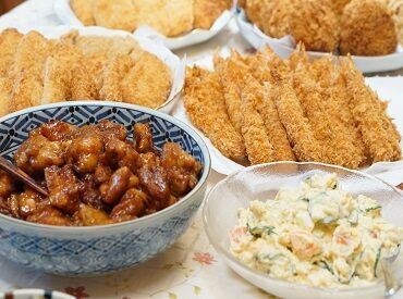 こんなに豪華な料理もまかないで食べれます♪
12/30、31はパーティみたいにたくさんの賄いが出ます!