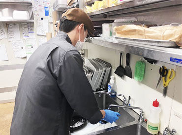 「これは…ロース??ハラミ??」そんなレベルでも◎
分からないことは遠慮なく聞いてくださいね♪
まずは[職場見学]もOKです！！