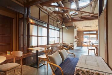 KOLMIO cafe 古民家カフェ「KOLMIO cafe」
SNSでも大人気のカフェでNEWスタッフ大募集◎
女性スタッフが多数活躍中♪